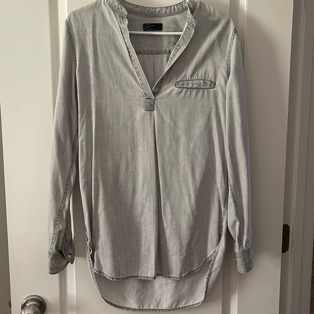 Gap long sleeve shirt